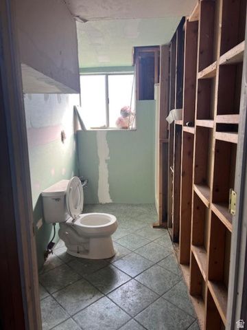 1343 W PERSIMMON PL, Taylorsville, UT 84123