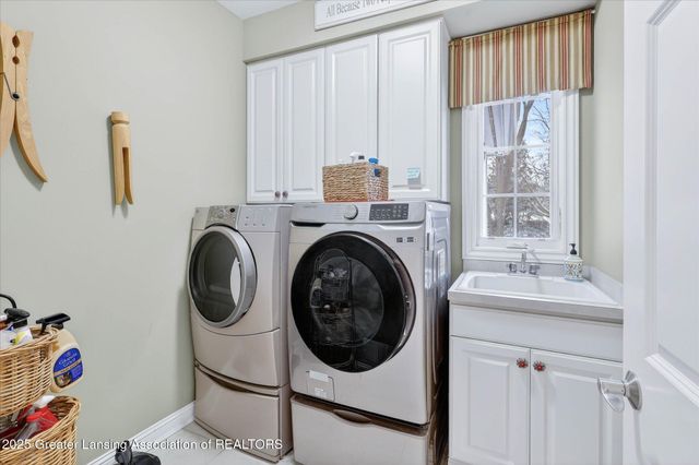 2004 Timberview Drive, Okemos, MI 48864