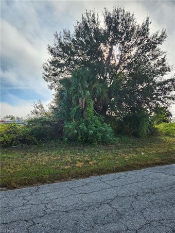 7020 Calder CIR, Labelle, FL 33935