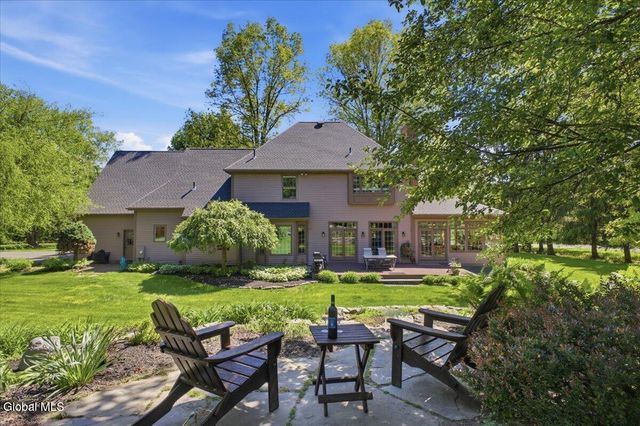 2231 Hunt Club Drive, Schodack, NY 12033