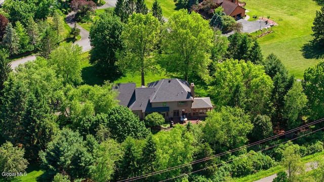 2231 Hunt Club Drive, Schodack, NY 12033