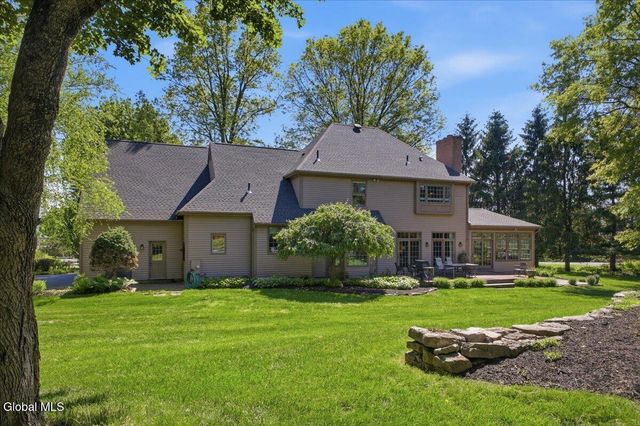 2231 Hunt Club Drive, Schodack, NY 12033