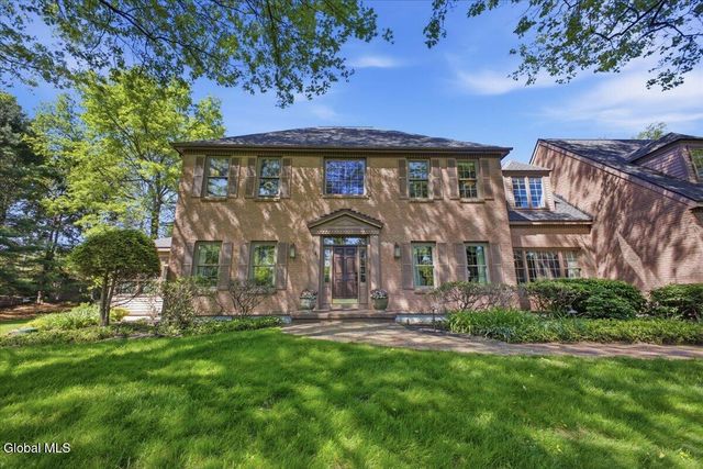 2231 Hunt Club Drive, Schodack, NY 12033