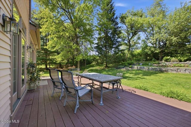 2231 Hunt Club Drive, Schodack, NY 12033