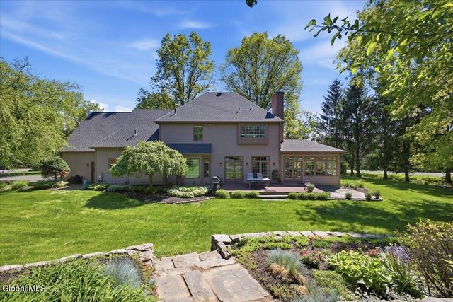 2231 Hunt Club Drive, Schodack, NY 12033