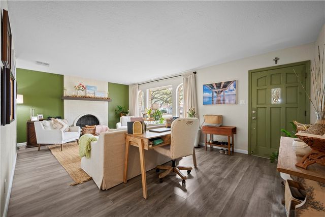 1202 S Paisano, Rockport, TX 78382