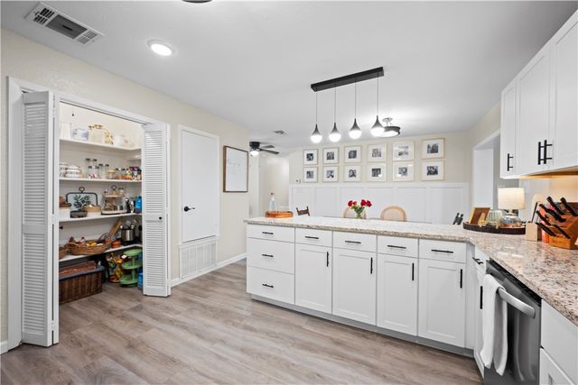 1202 S Paisano, Rockport, TX 78382