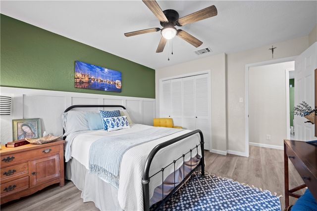 1202 S Paisano, Rockport, TX 78382