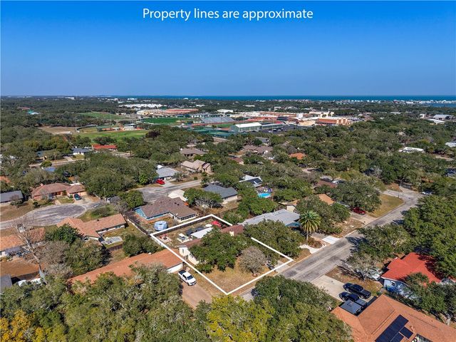 1202 S Paisano, Rockport, TX 78382