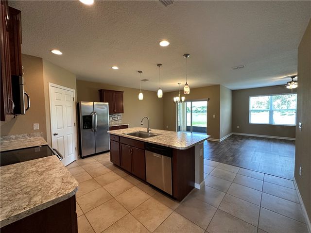 3315 Rockport Street SW, Vero Beach, FL 32968