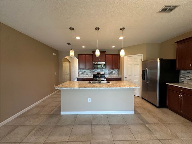 3315 Rockport Street SW, Vero Beach, FL 32968