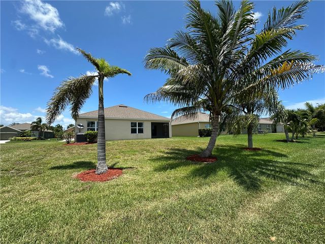 3315 Rockport Street SW, Vero Beach, FL 32968