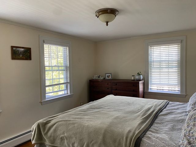 22 Cleveland Rd, Wellesley, MA 02481