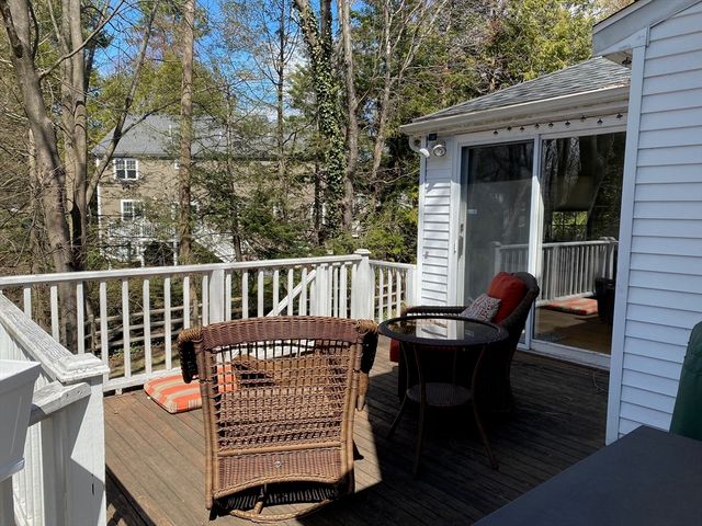 22 Cleveland Rd, Wellesley, MA 02481