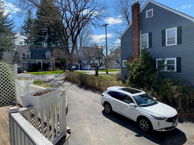 22 Cleveland Rd, Wellesley, MA 02481