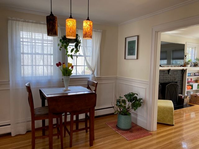22 Cleveland Rd, Wellesley, MA 02481
