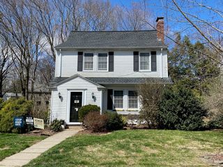 22 Cleveland Rd, Wellesley, MA 02481