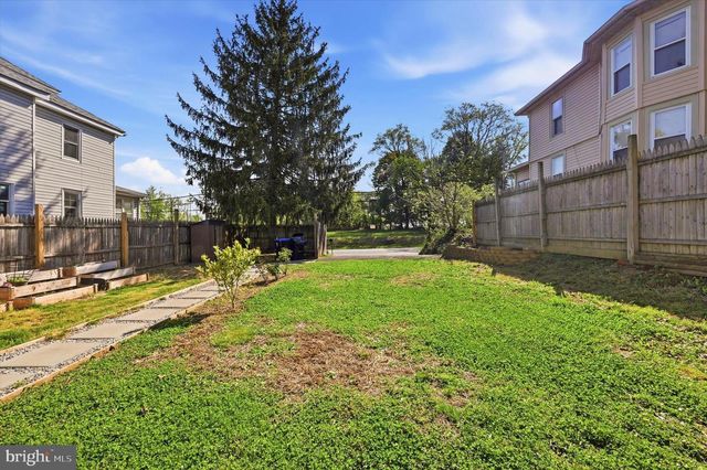 1814 MARKET ST, Upper Chichester, PA 19061