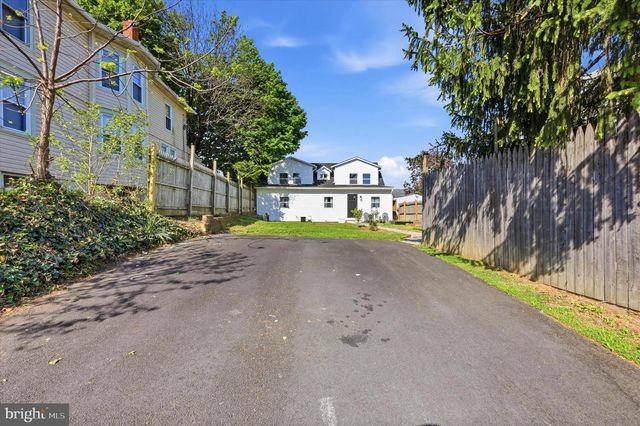 1814 MARKET ST, Upper Chichester, PA 19061