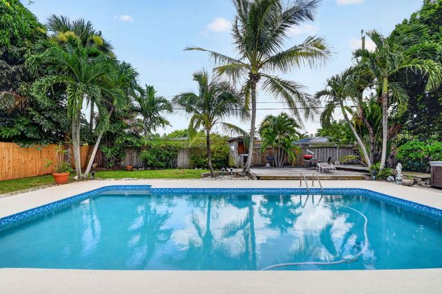 111 VASSAR Drive, Lake Worth Beach, FL 33460