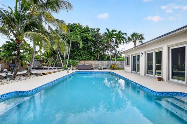 111 VASSAR Drive, Lake Worth Beach, FL 33460