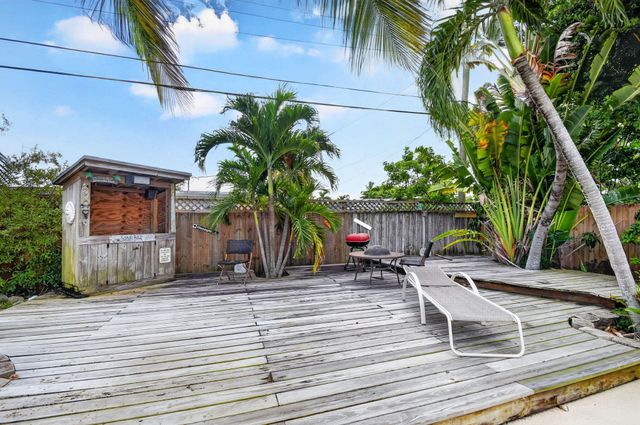 111 VASSAR Drive, Lake Worth Beach, FL 33460