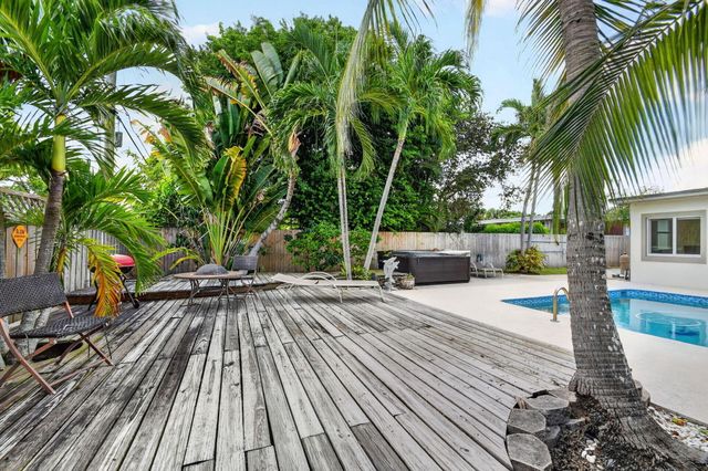111 VASSAR Drive, Lake Worth Beach, FL 33460
