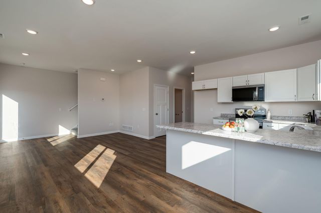 3121 Noble Drive, Mankato, MN 56001