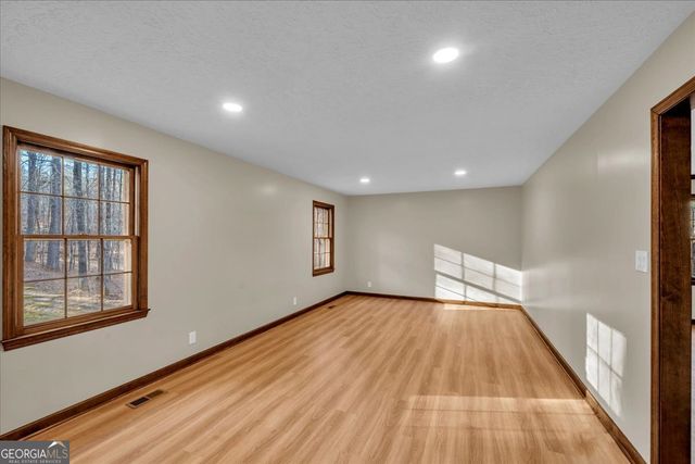 204 Creekside Drive, Gray, GA 31032