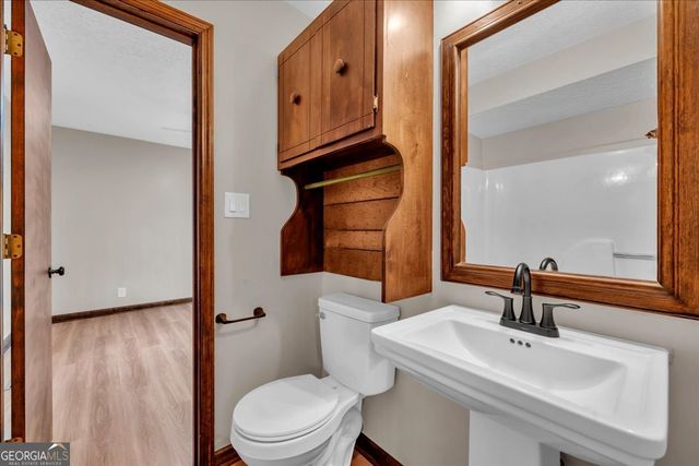 204 Creekside Drive, Gray, GA 31032