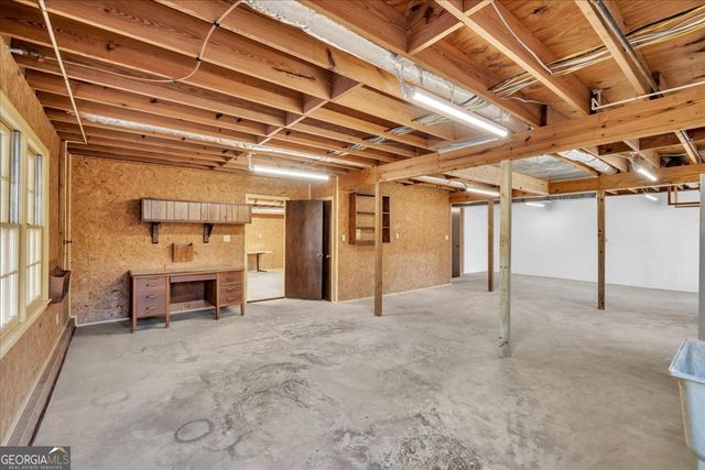 204 Creekside Drive, Gray, GA 31032