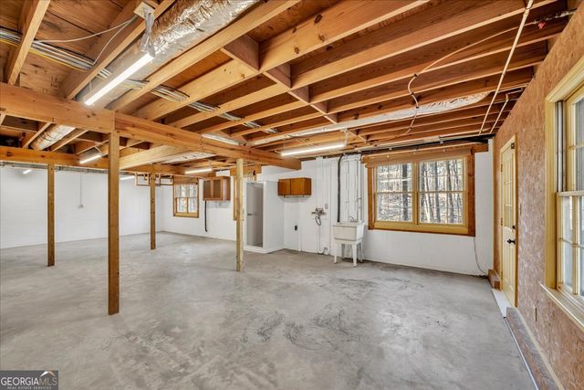 204 Creekside Drive, Gray, GA 31032