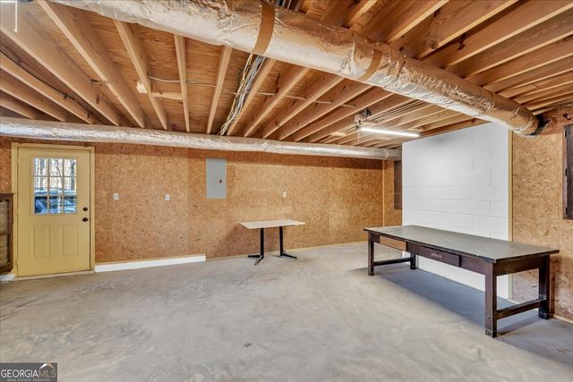 204 Creekside Drive, Gray, GA 31032