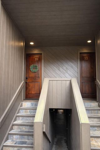 35 Litchfield Lane 229, Houston, TX 77024