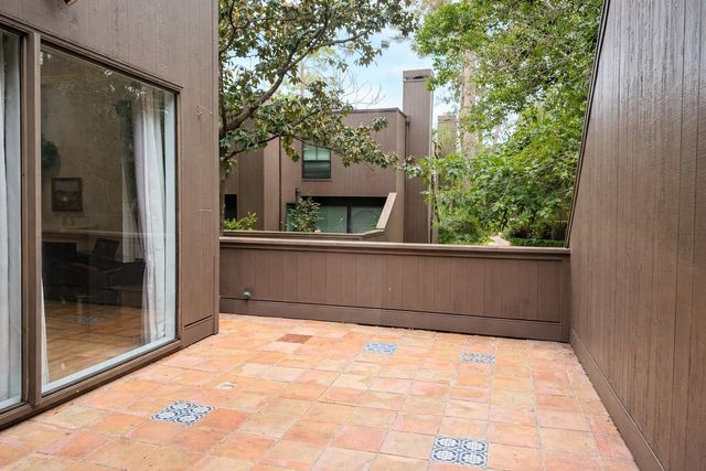 35 Litchfield Lane 229, Houston, TX 77024