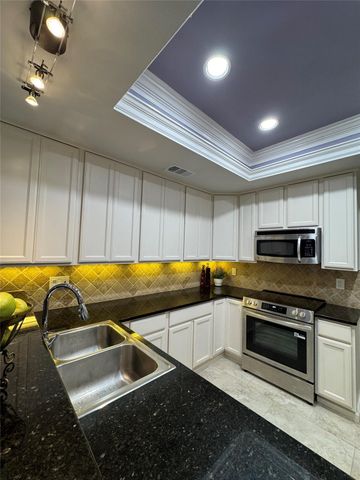 35 Litchfield Lane 229, Houston, TX 77024