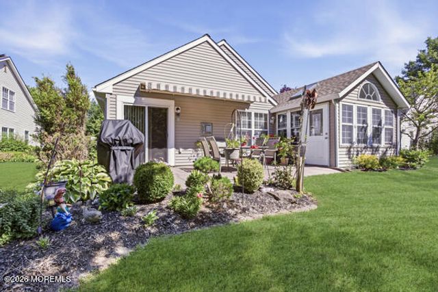 4 Rosewood Court, Lakewood, NJ 08701