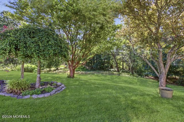 4 Rosewood Court, Lakewood, NJ 08701