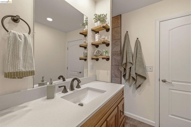 18850 Cherokee Rd, Tuolumne, CA 95379