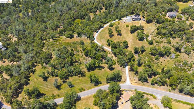 18850 Cherokee Rd, Tuolumne, CA 95379