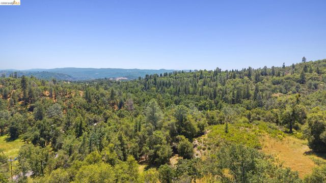 18850 Cherokee Rd, Tuolumne, CA 95379