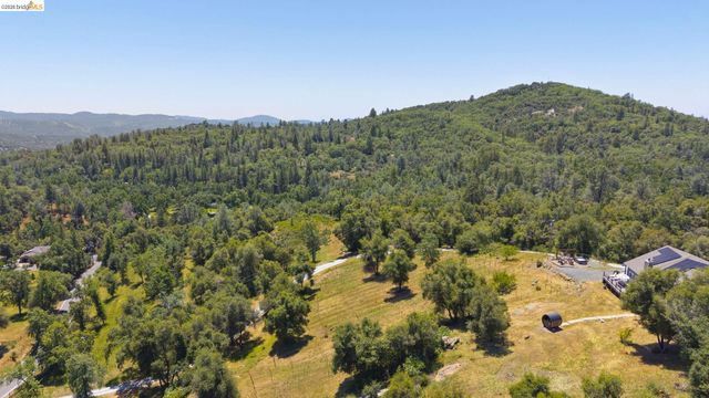 18850 Cherokee Rd, Tuolumne, CA 95379