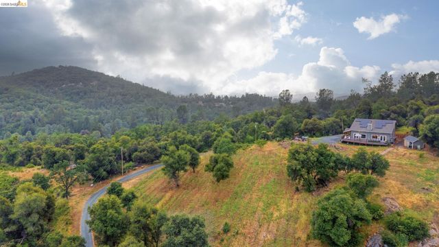 18850 Cherokee Rd, Tuolumne, CA 95379