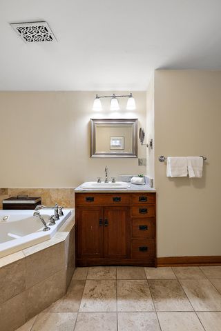 1395 Antietam Avenue 51, Detroit, MI 48207