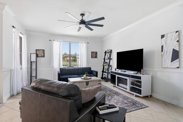 2644 San, West Palm Beach, FL 33411