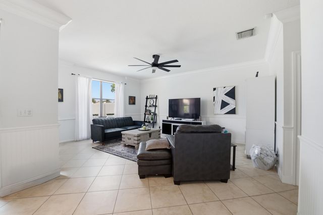 2644 San, West Palm Beach, FL 33411