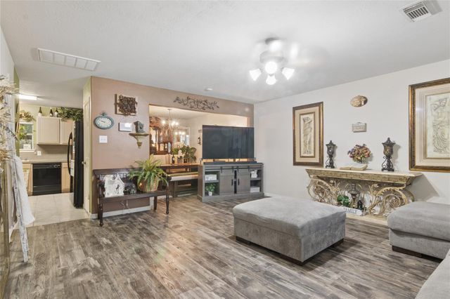 7806 Tamora Lane, Pasadena, TX 77505