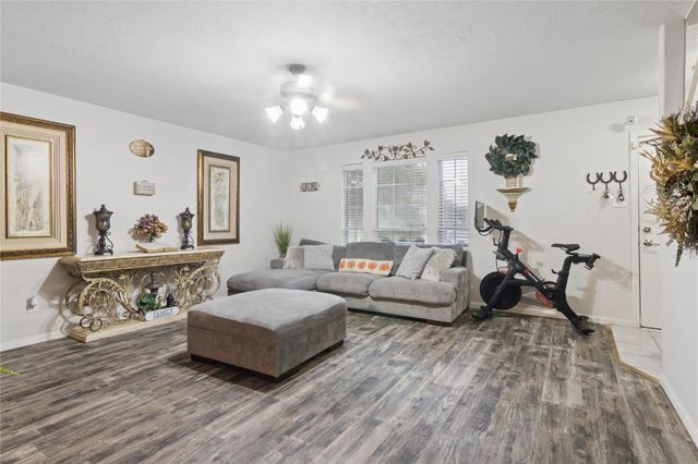 7806 Tamora Lane, Pasadena, TX 77505