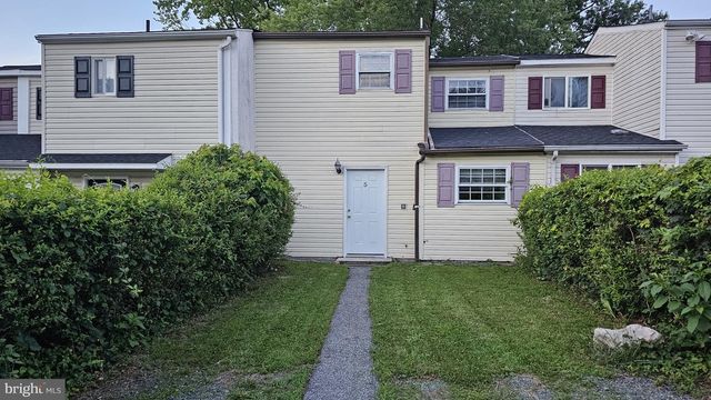 5 PLOVER CIR, Newark, DE 19702