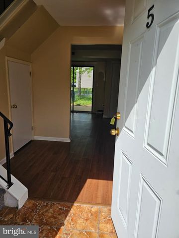 5 PLOVER CIR, Newark, DE 19702